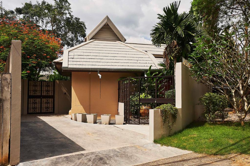 Вилла (Вилла с 1 спальней и собственным бассейном), Baan Manuchang Villa