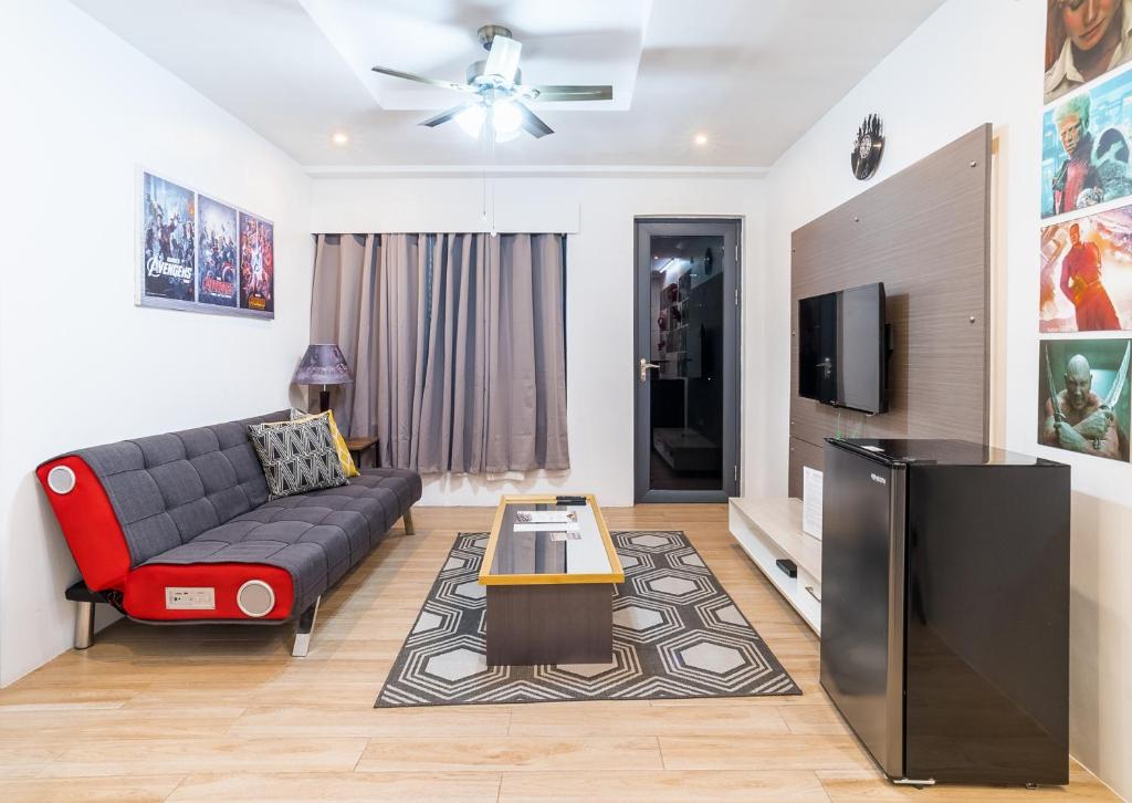 Сьюит (Люкс), Heroes Hotel