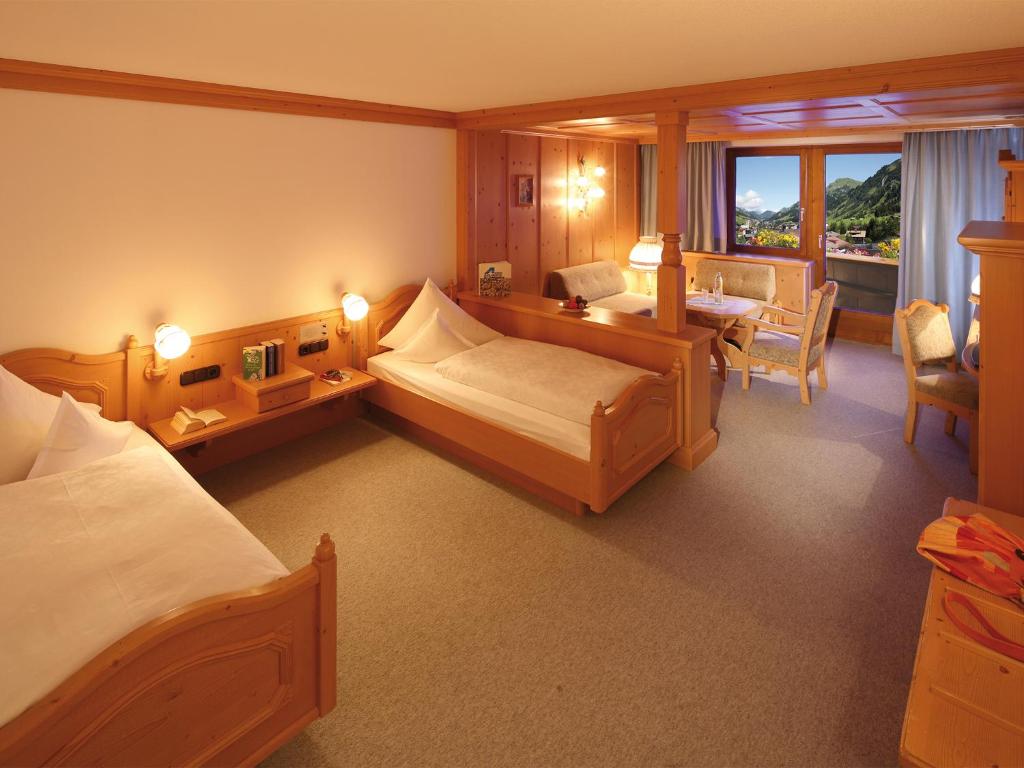Двухместный (Стандартный двухместный номер с 2 отдельными кроватями и видом на горы) отеля Hotel Omesberg, Лех