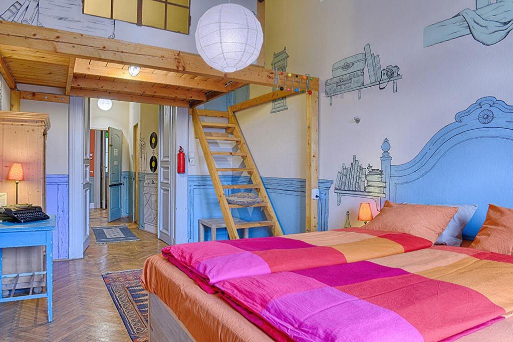 Апартаменты (Апартаменты-студио), Lavender Circus Hostel, Doubles & Ensuites