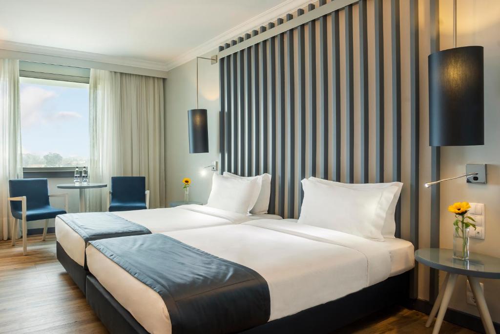 Двухместный (Двухместный номер «Комфорт» с 2 отдельными кроватями) отеля HF Ipanema Park, Порту