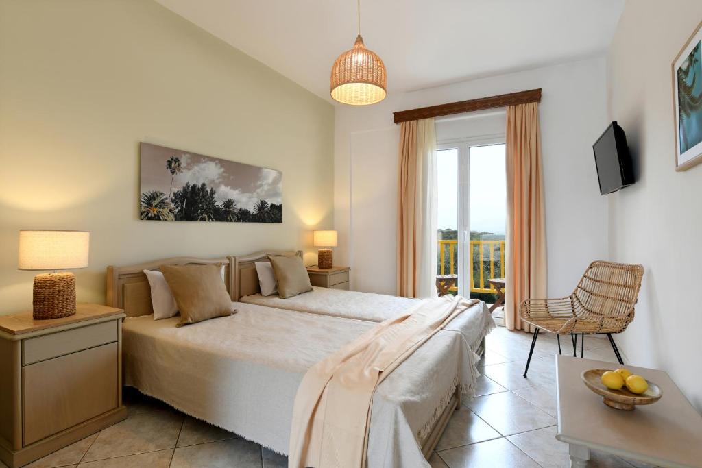 Двухместный (Стандартный двухместный номер с 1 кроватью или 2 отдельными кроватями, вид на море) отеля Asteras Paradise, Науса