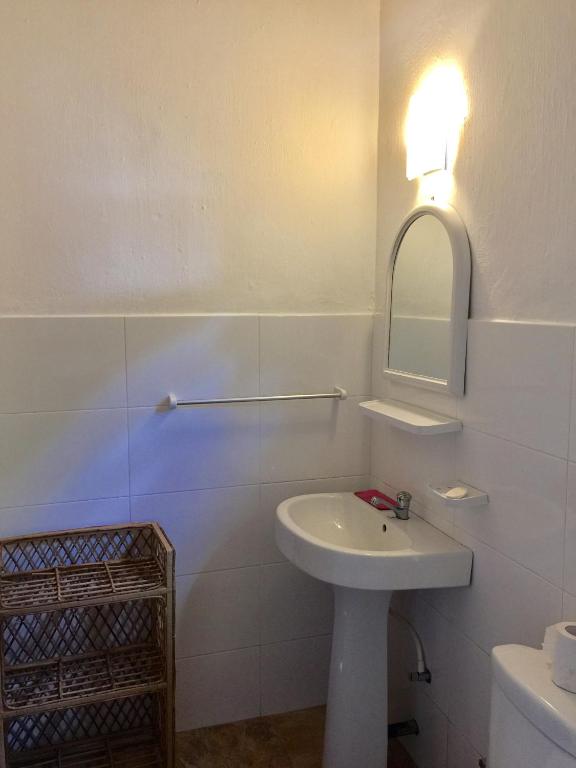 Двухместный (Двухместный номер с 1 кроватью и собственной ванной комнатой) семейного отеля Sunshine Cafe, Ранна