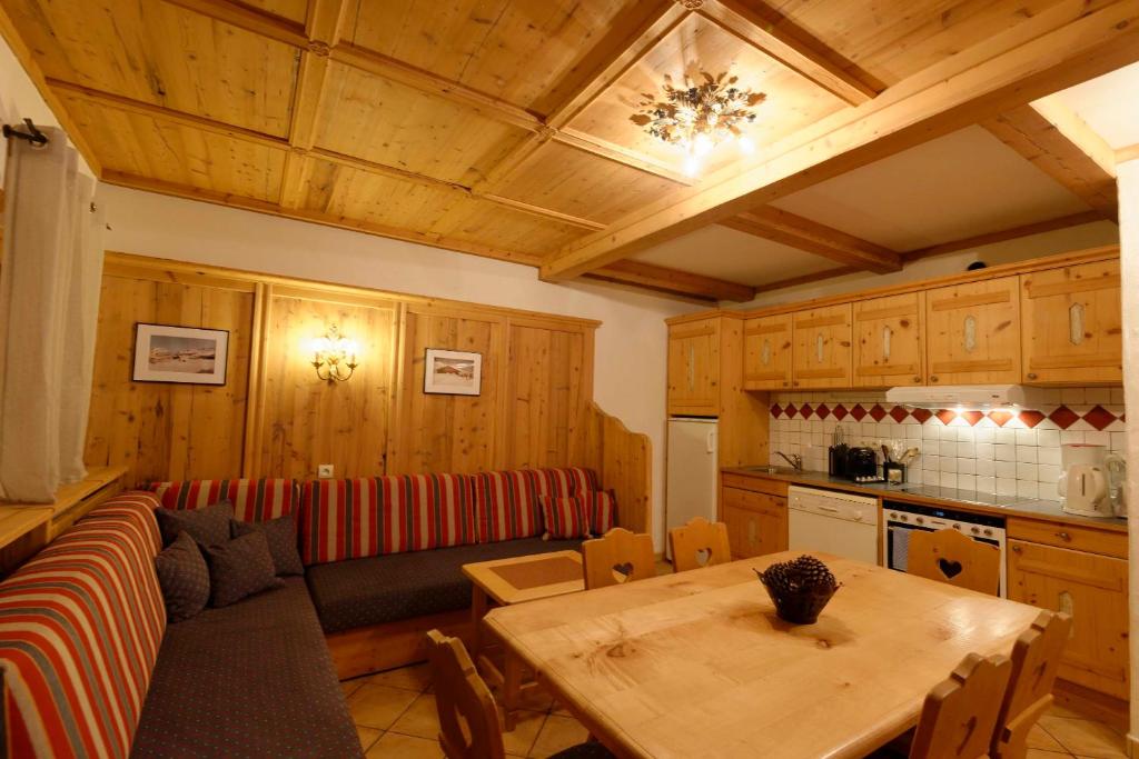 Апартаменты (Просторные апартаменты с 2 спальнями), Chalet Altibar Courchevel