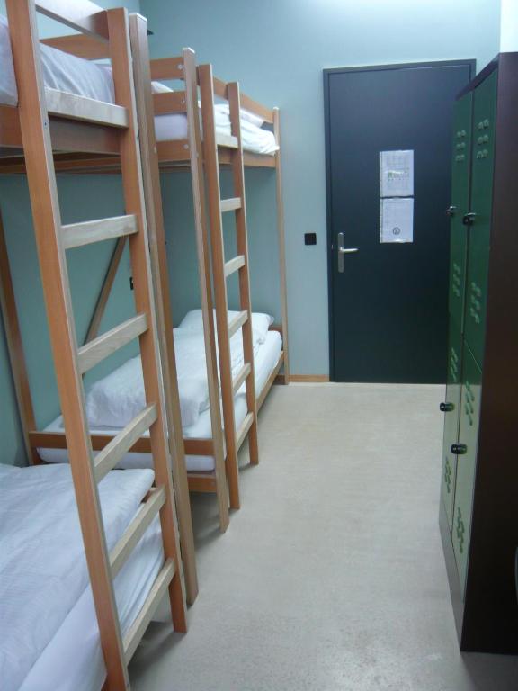 Номер (Односпальная кровать в общем 4-местном номере для мужчин и женщин) хостела Depot 195 - Hostel Winterthur, Винтертур