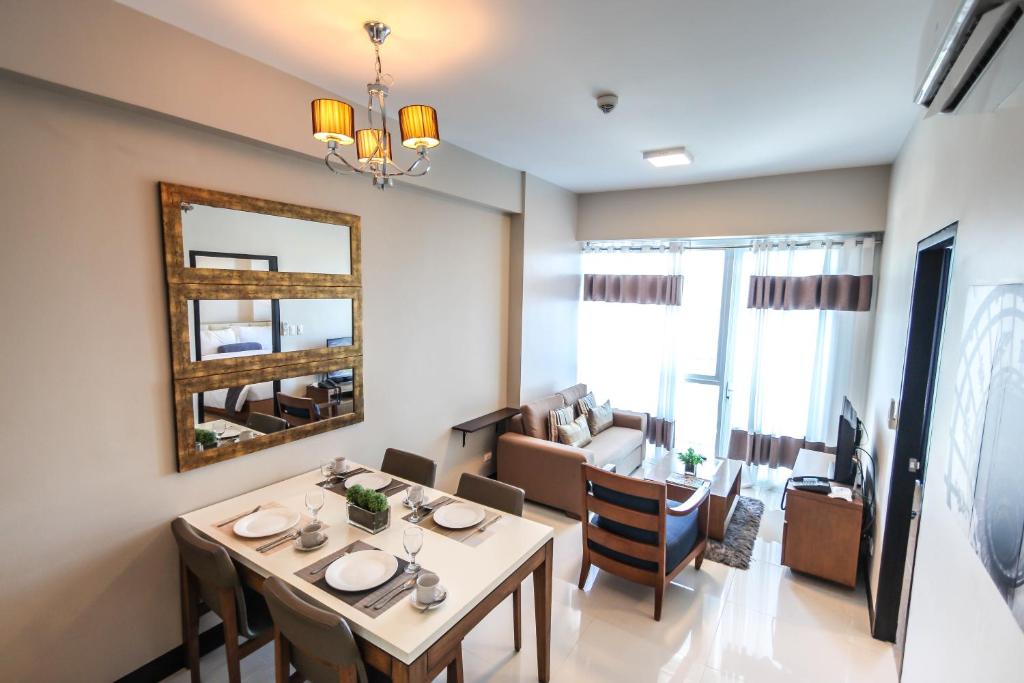 Сьюит (Люкс с 1 спальней), C Suites at Mactan Newtown