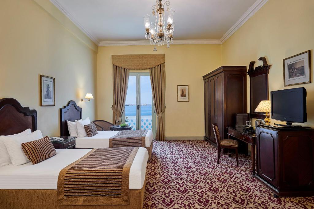 Двухместный (Улучшенный номер с прямым видом на море) отеля Steigenberger Cecil Hotel Alexandria, Александрия