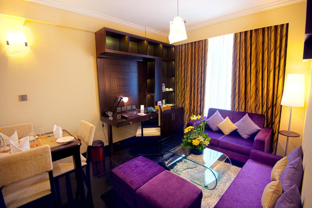 Сьюит (Deluxe Suite with 24 Hours Check-in & Check-out), Sterlings Mac Hotel