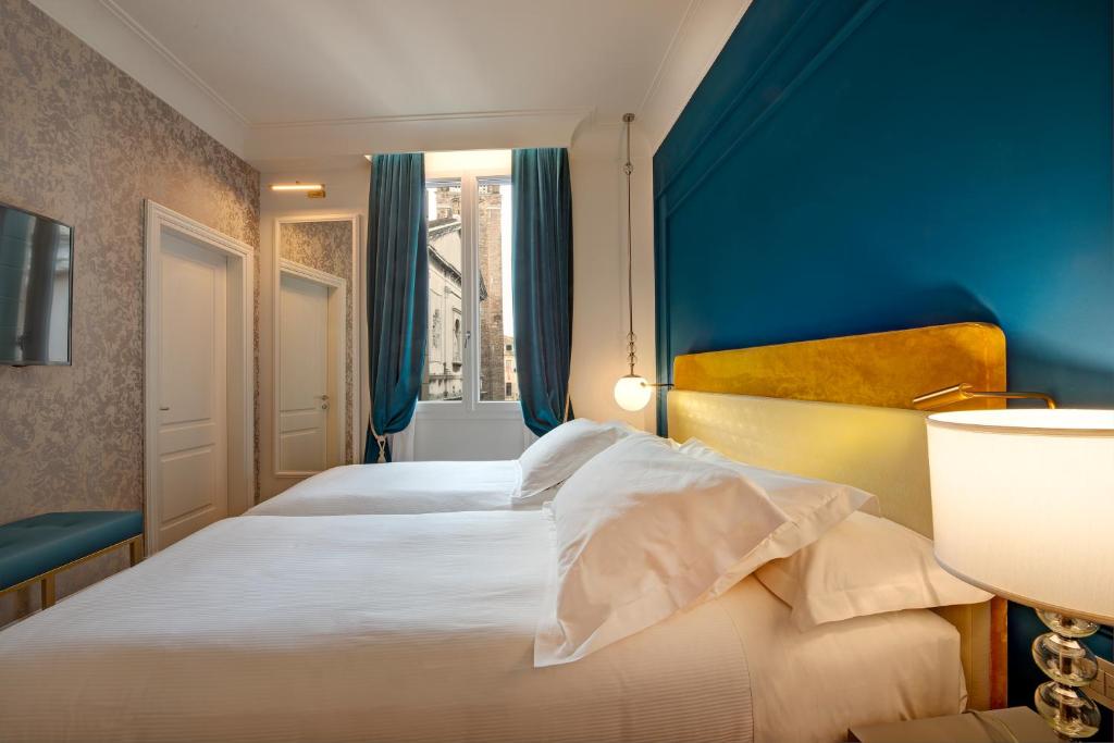 Двухместный (Улучшенный двухместный номер с 1 кроватью или 2 отдельными кроватями, вид на город) отеля H10 Palazzo Canova, Венеция