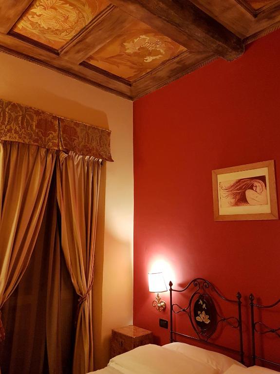 Двухместный (Двухместный номер с 1 кроватью) отеля Albergo delle Drapperie, Болонья