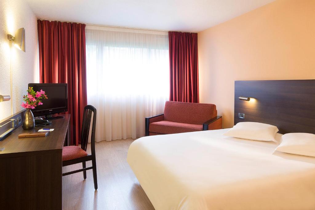 Двухместный (Двухместный номер с 1 кроватью и диваном-кроватью) отеля Escale Oceania Brest, Брест (Бретань)