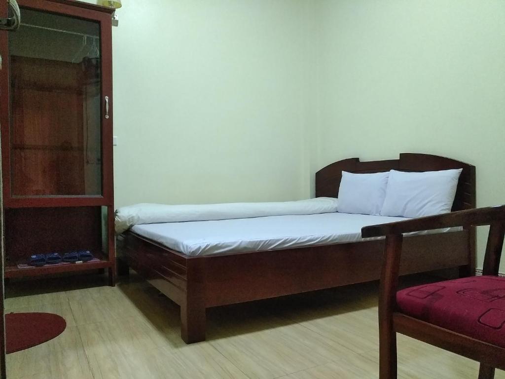 Двухместный (Двухместный номер Делюкс с 1 кроватью) гостевого дома 51 GuestHouse - 1st Branch, Дьенбьенфу