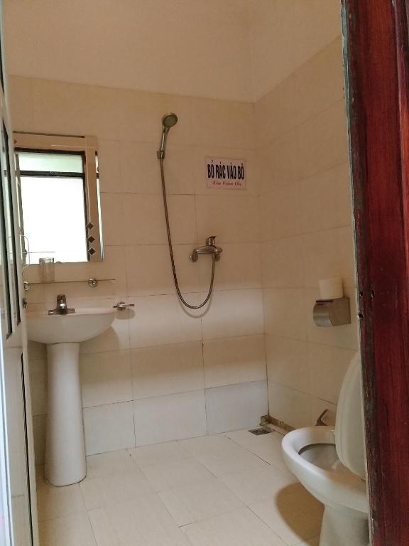 Двухместный (Двухместный номер с 2 отдельными кроватями) гостевого дома 51 GuestHouse - 1st Branch, Дьенбьенфу