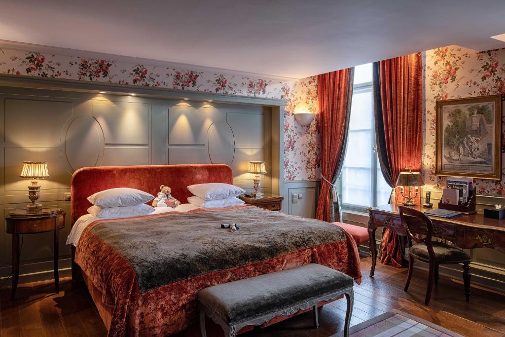 Двухместный (Номер с видом на канал) отеля Hotel De Orangerie - Small Luxury Hotels of the World, Брюгге
