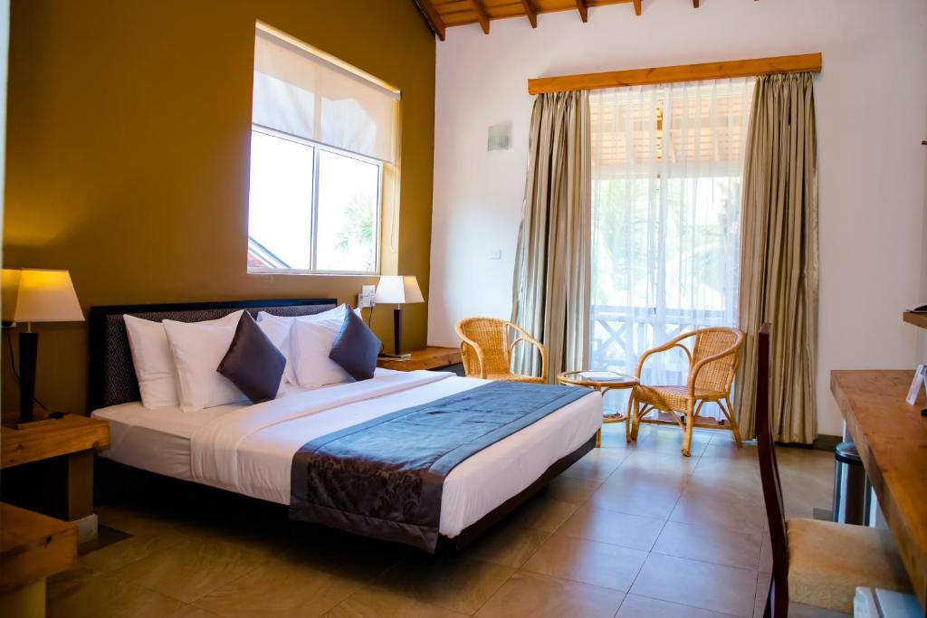 Двухместный (Стандартный двухместный номер с 1 кроватью или 2 отдельными кроватями) курортного отеля Amaranthe Bay Resort & Spa, Тринкомали