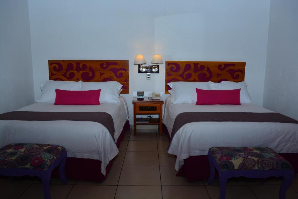 Сьюит (Полулюкс с 2 двуспальными кроватями) отеля Boutique Pueblo Lindo, Таско-де-Аларкон