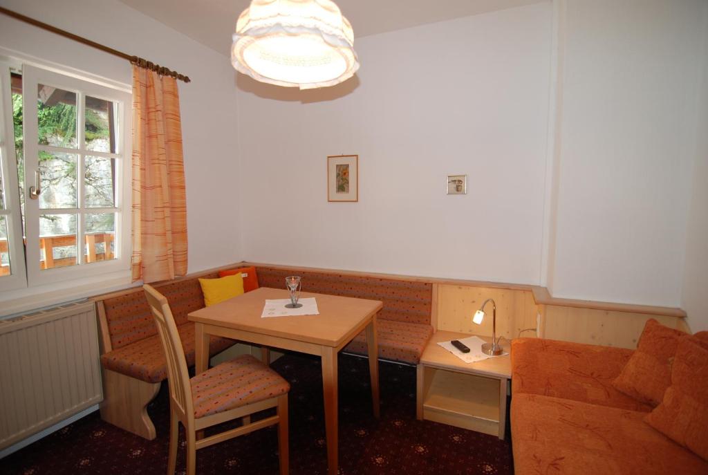 Студио (Номер-студио с балконом), Ferienwohnung Pension Tirol