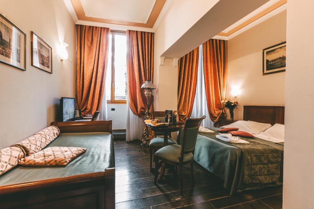 Сьюит (Полулюкс) отеля Domus Florentiae Hotel, Флоренция