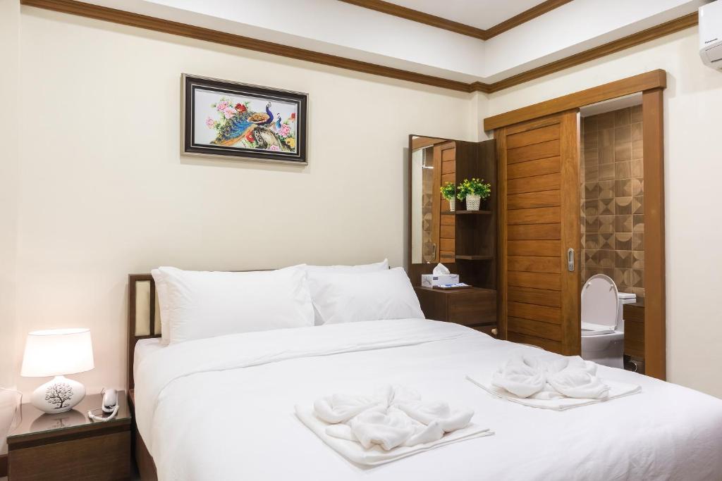 Двухместный (Улучшенный номер с кроватью размера «queen-size») хостела Suthep Home & Hostel, Бангкок