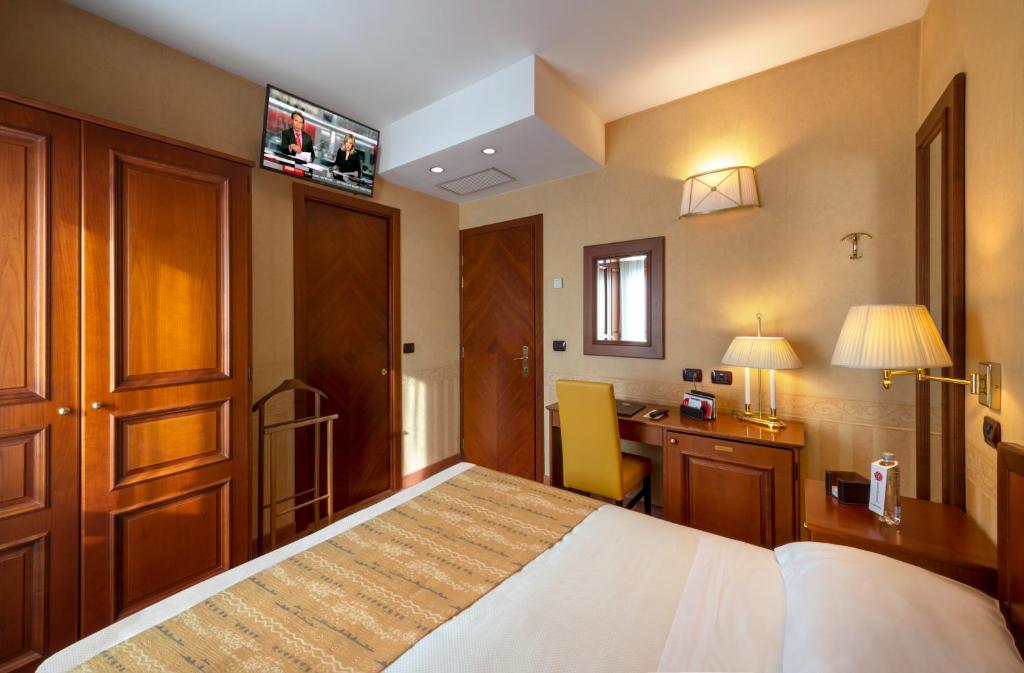 Двухместный (Двухместный номер эконом-класса с 1 кроватью) отеля Lancaster Hotel, Милан