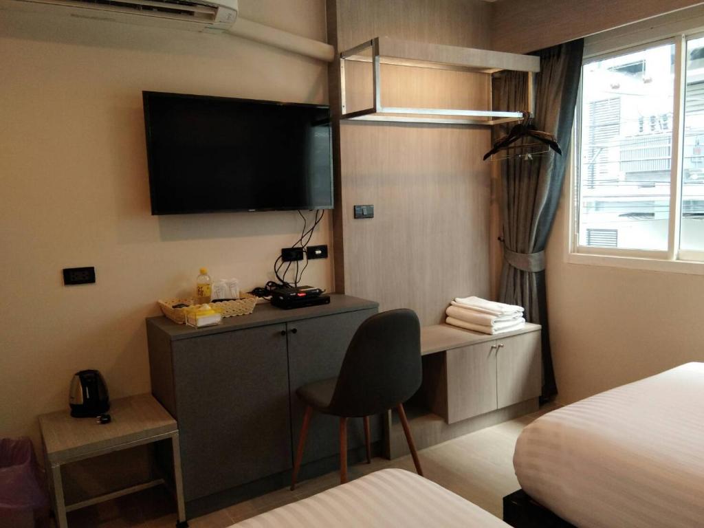 Двухместный (Двухместный номер с 1 кроватью и общей ванной комнатой) хостела Lazy Sunday hostel, Бангкок