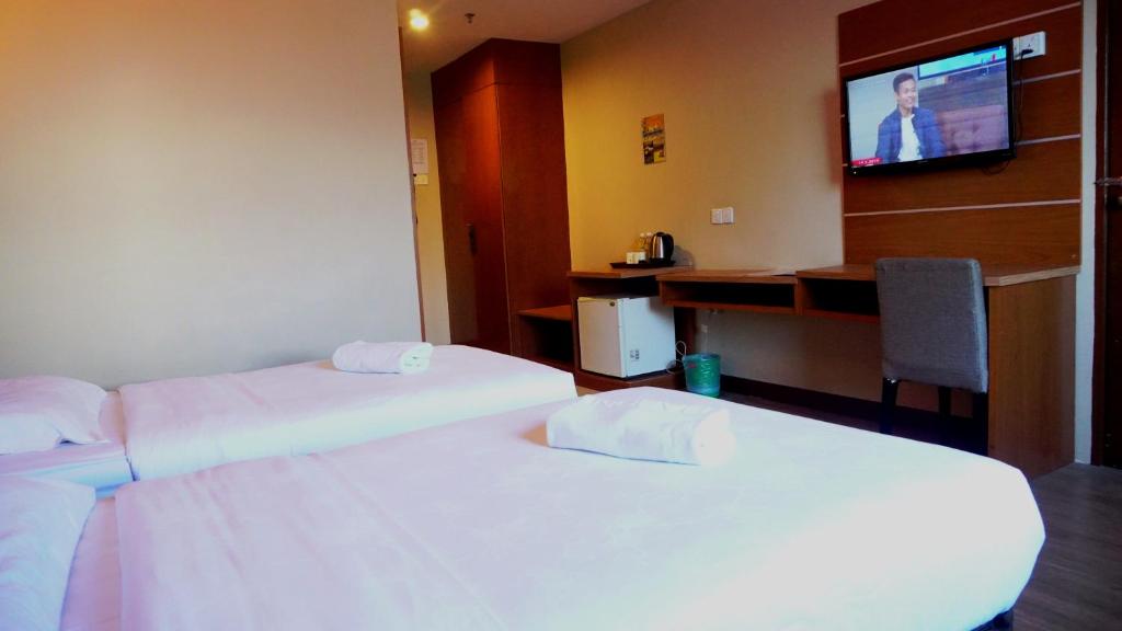Двухместный (Улучшенный двухместный номер с 2 отдельными кроватями) курортного отеля Best Star Resort, Лангкави