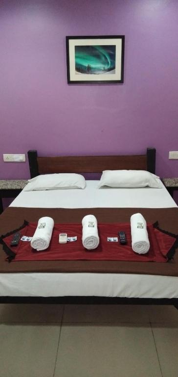 Двухместный (Deluxe Double Room without AC), Deccan Comforts