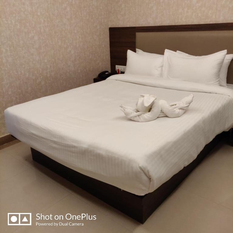 Двухместный (Улучшенный двухместный номер с 1 кроватью) отеля iWE Suites by Pathtrails, Бангалор
