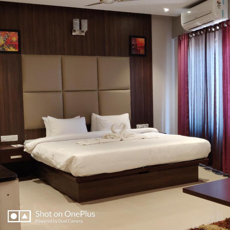 Сьюит (Улучшенный люкс) отеля iWE Suites by Pathtrails, Бангалор