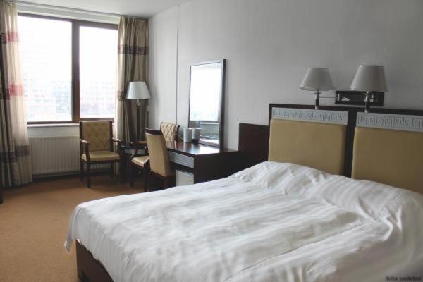 Двухместный (Двухместный номер с 1 кроватью или 2 отдельными кроватями и хорошим видом) отеля New Ocean Paradise Hotel, Роттердам