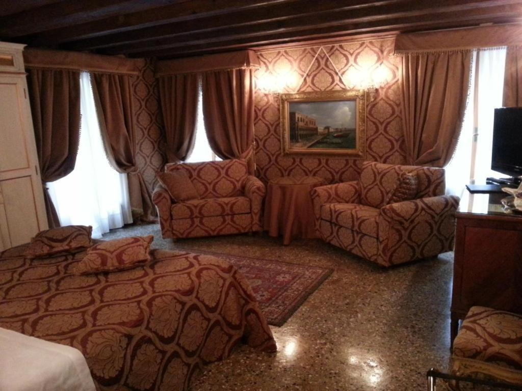 Семейный (Улучшенный номер, вид на сад), Hotel Palazzo Abadessa