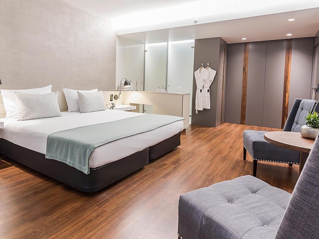 Двухместный (Улучшенный двухместный номер с 1 кроватью или 2 отдельными кроватями) отеля Lux Lisboa Park, Лиссабон
