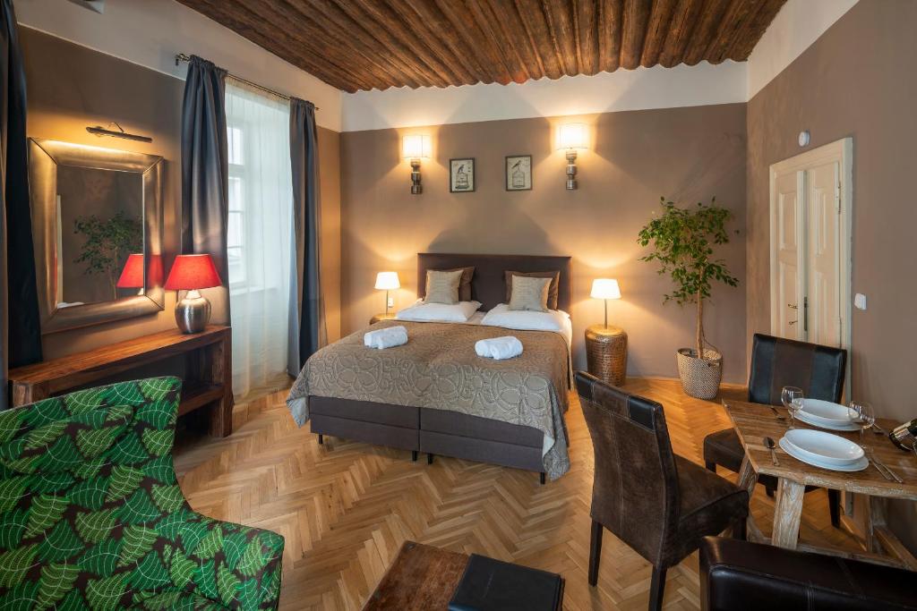 Апартаменты (Special offer: Studio Apartment with e-Scooters or Bike Tours), Old Town - Aparthotel Michalska