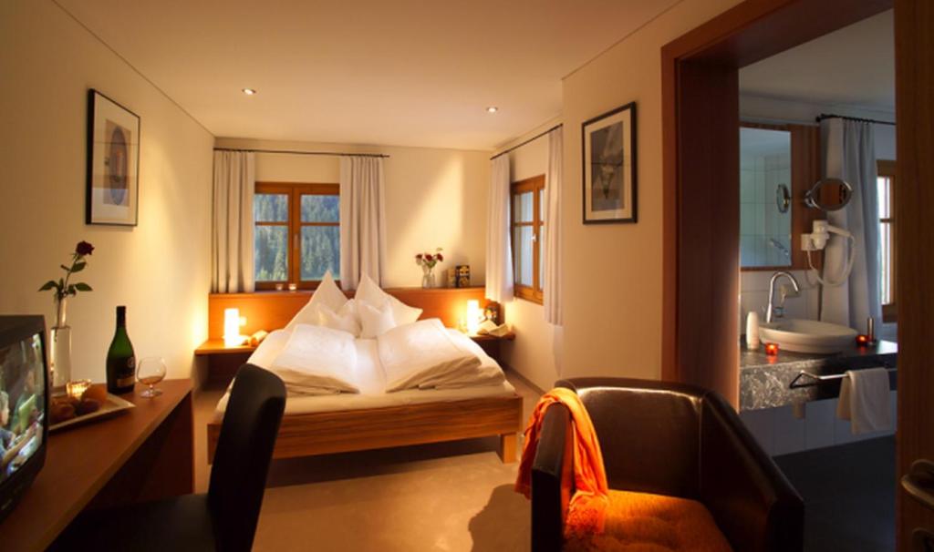 Двухместный (Стандартный двухместный номер с 1 кроватью) отеля Adler Damüls Gasthof Hotel, Шварценберг