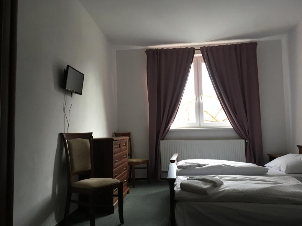 Двухместный (Двухместный номер с 2 отдельными кроватями и ванной комнатой) отеля Hotel Arko, Прага