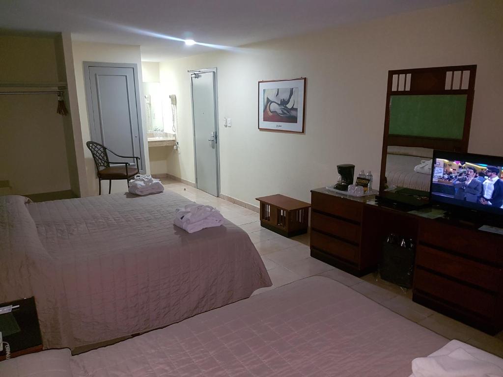 Двухместный (Улучшенный двухместный номер с 2 отдельными кроватями) отеля Hotel Bello Cordoba, Кордова