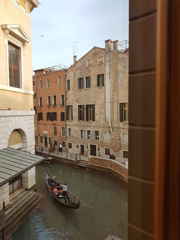 Апартаменты (Superior Apartment with Canal view - Annex) апартамента Ad Lofts, Венеция