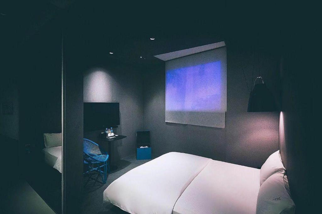 Сьюит (Movie Suite (No Window)), XY Hotel Bugis Singapore