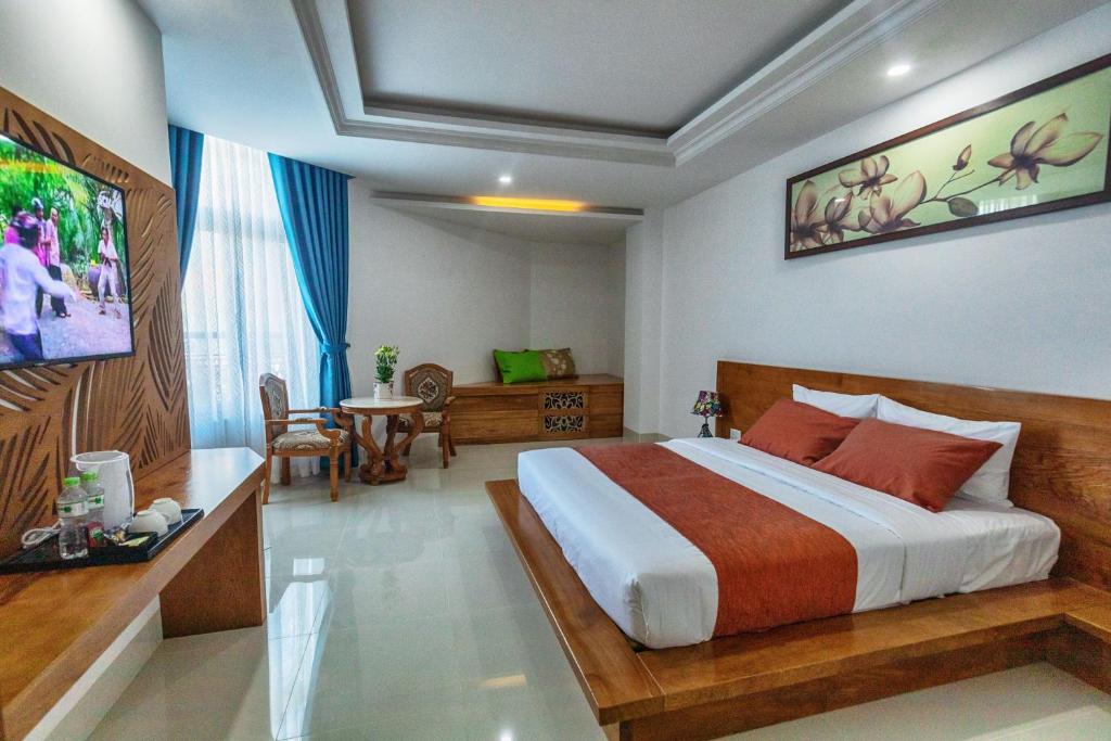 Двухместный (Двухместный номер Делюкс с 1 кроватью и ванной) отеля La Castle, Вунгтау