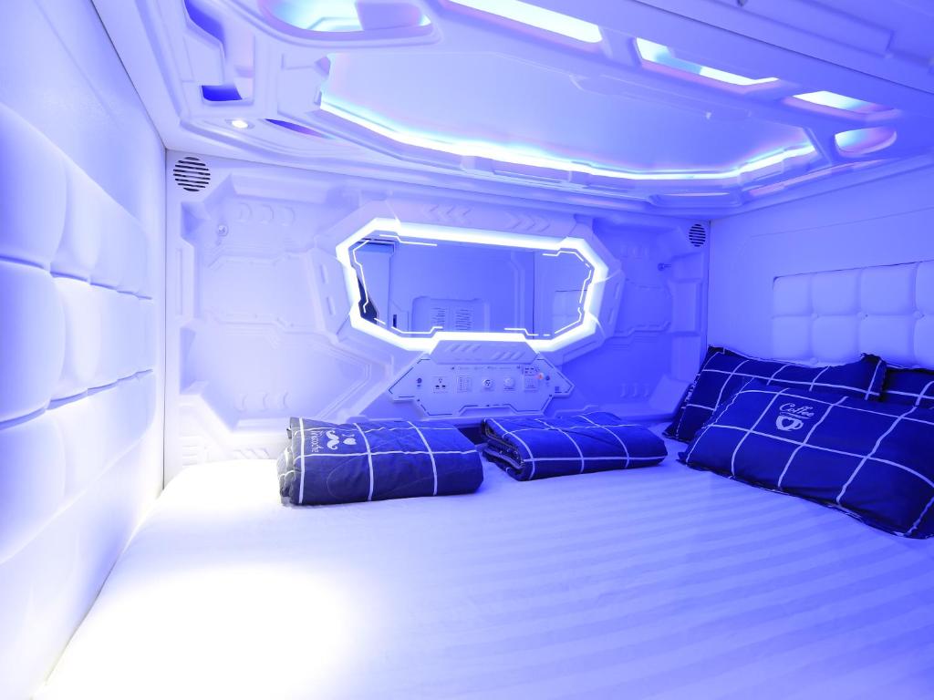 Семейный (Private Room with Shared Bathroom (6 Beds)) хостела Spacepod@hive, Сингапур (город)