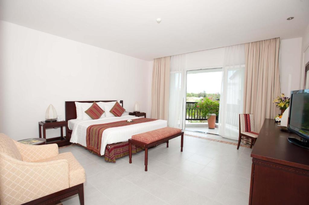 Двухместный (Улучшенный двухместный номер с 1 кроватью или 2 отдельными кроватями) курортного отеля Muine Bay Resort, Фантхьет