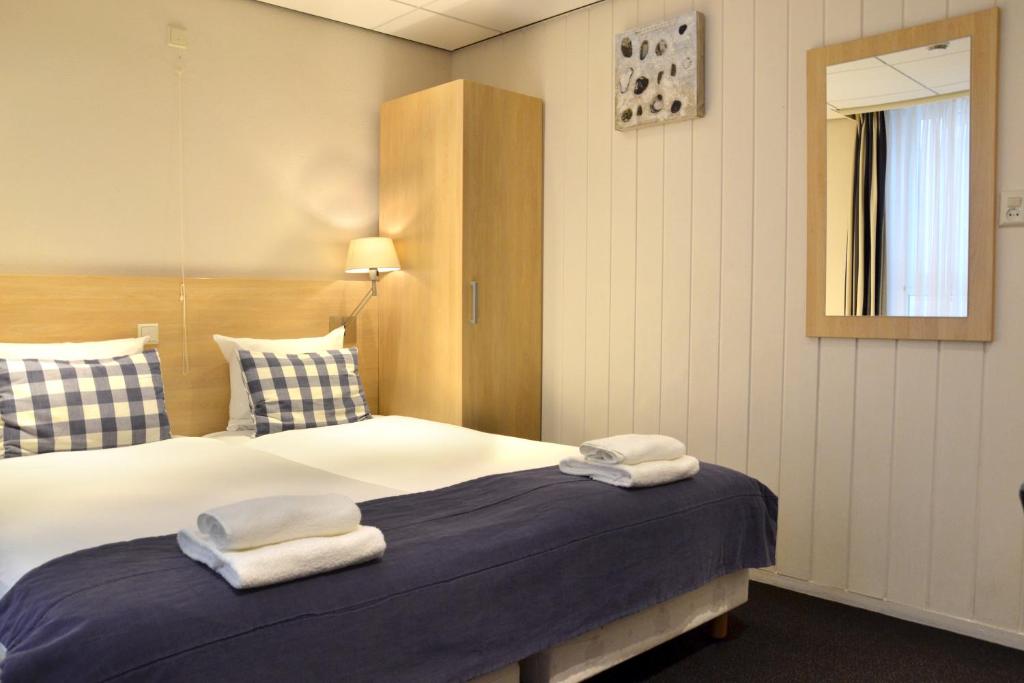 Двухместный (Двухместный номер с 1 кроватью и душем) отеля Fletcher Badhotel Egmond aan Zee, Эгмонд-ан-Зее
