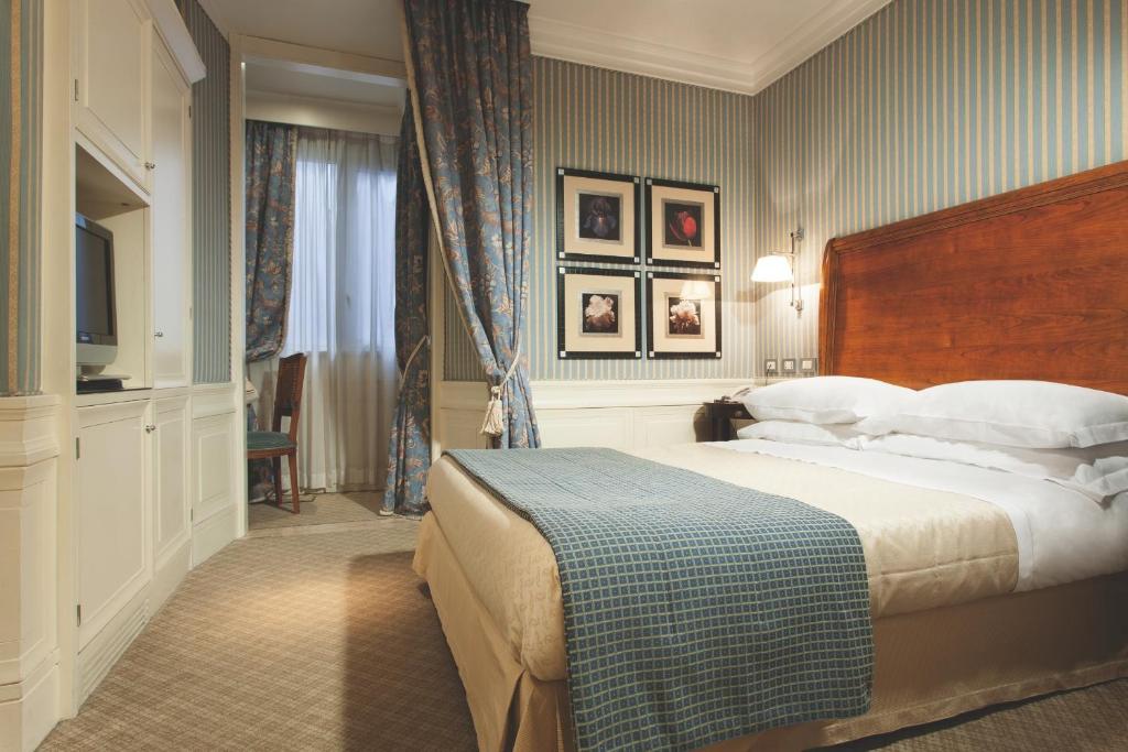 Двухместный (Классический номер с кроватью размера «queen-size») отеля Stendhal Hotel, Рим