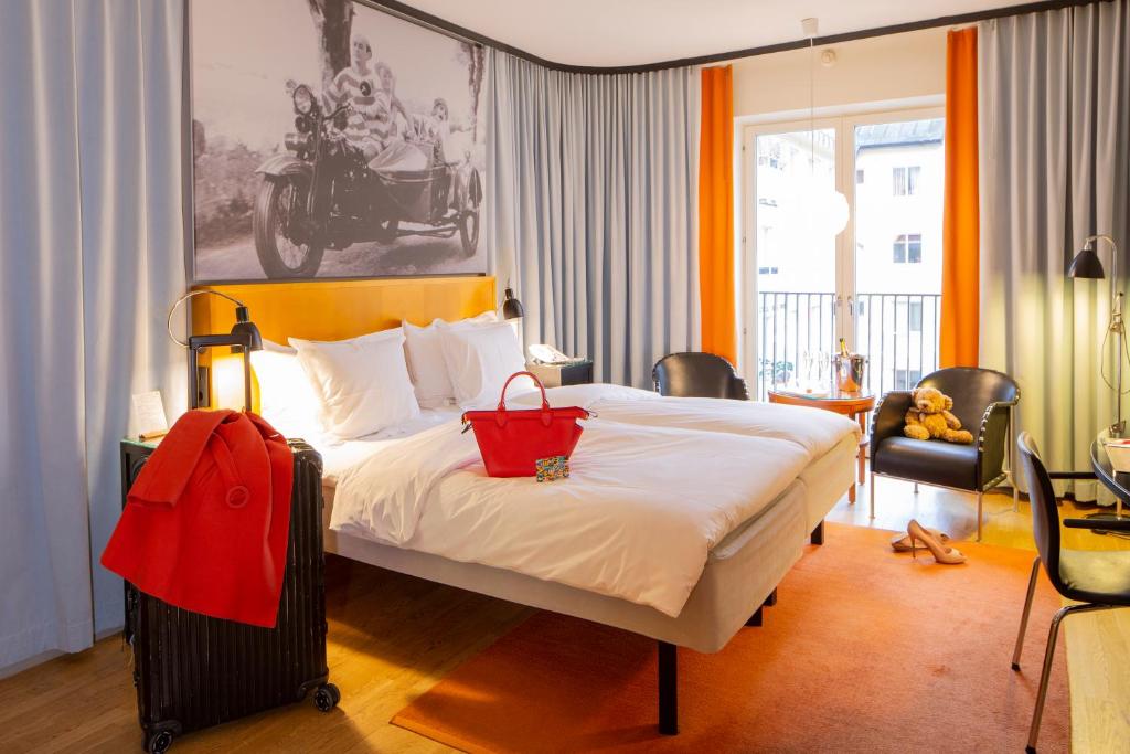 Двухместный (Улучшенный двухместный номер с 1 кроватью или 2 отдельными кроватями) отеля Hotel Rival, Стокгольм
