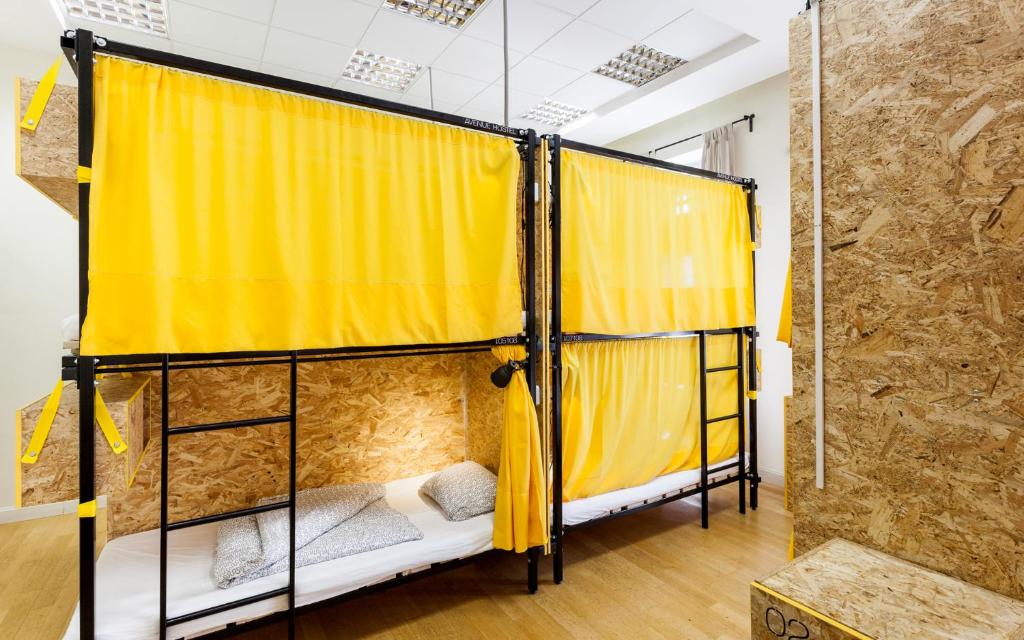 Номер (3 кровати в 12-местном общем номере для мужчин и женщин) хостела Avenue Hostel, Будапешт