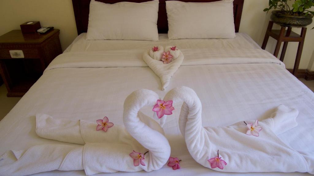 Двухместный (Двухместный номер Делюкс с 2 отдельными кроватями) отеля Champey Villa, Сием Рип