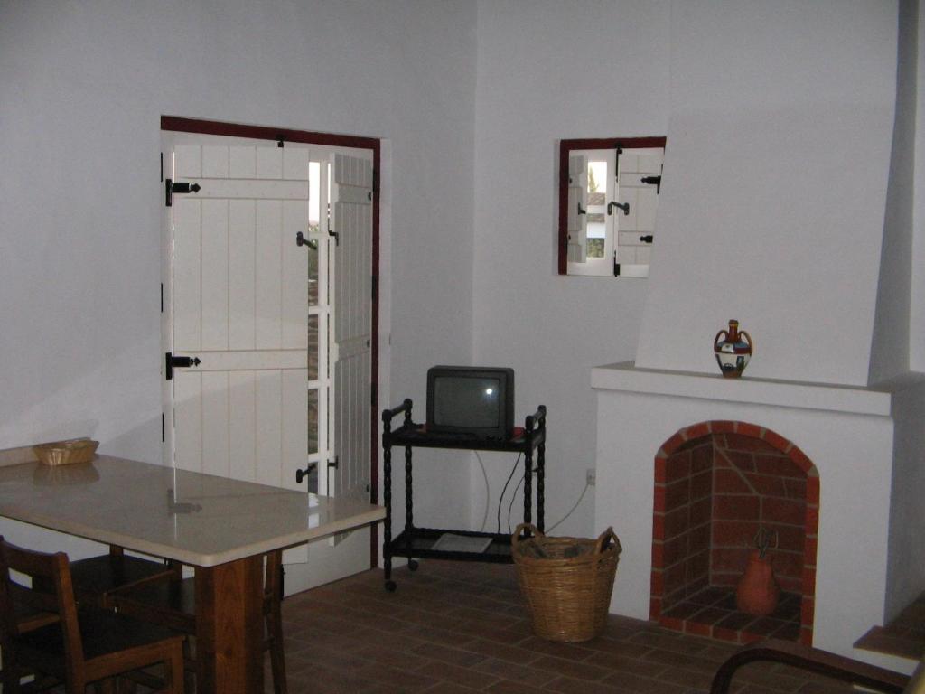 Номер (Дом с 2 спальнями (для 5 взрослых)) отеля Monte dos Parvos, Вила-Нова-де-Мильфонт