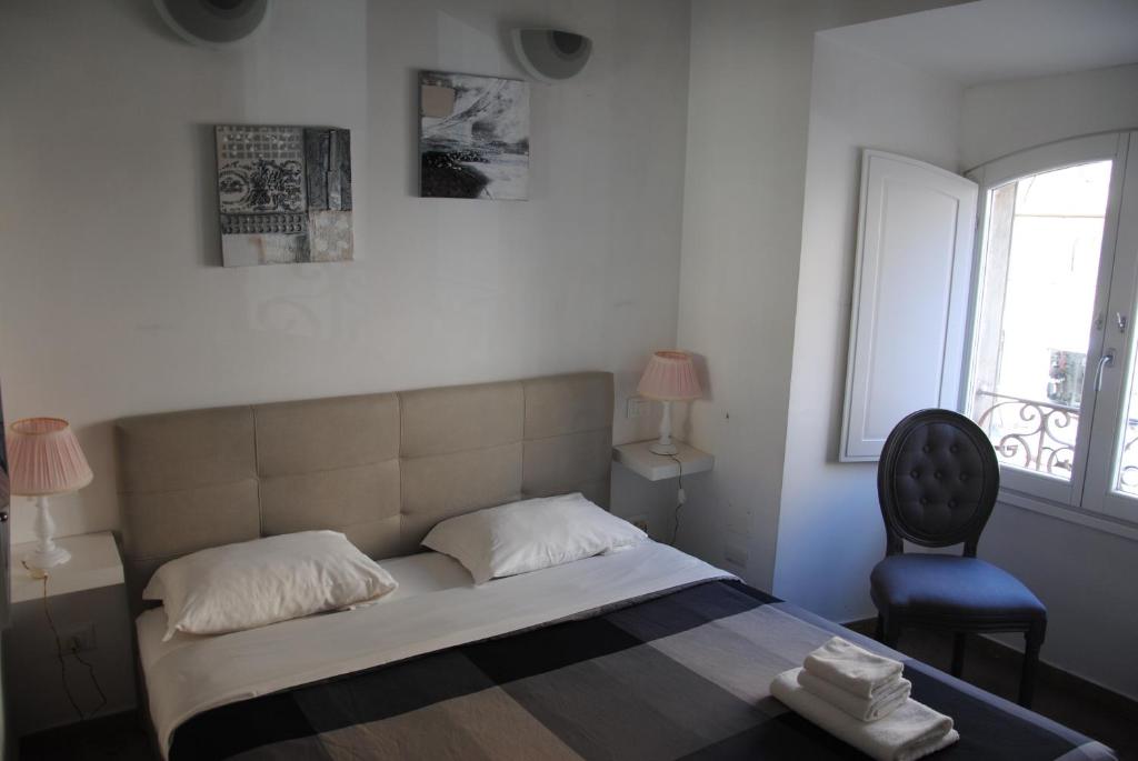 Двухместный (Роскошный двухместный номер с 1 кроватью - Via Leone IV 38) гостевого дома Deluxe Rooms, Рим