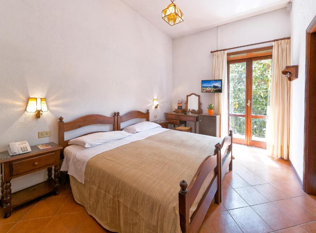 Двухместный (Двухместный номер эконом-класса с 1 кроватью или 2 отдельными кроватями) отеля Hotel San Valentino Terme, Искья