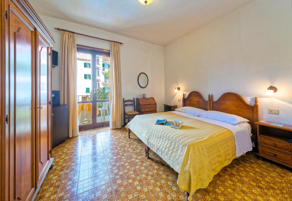 Двухместный (Стандартный двухместный номер с 1 кроватью или 2 отдельными кроватями) отеля Hotel San Valentino Terme, Искья